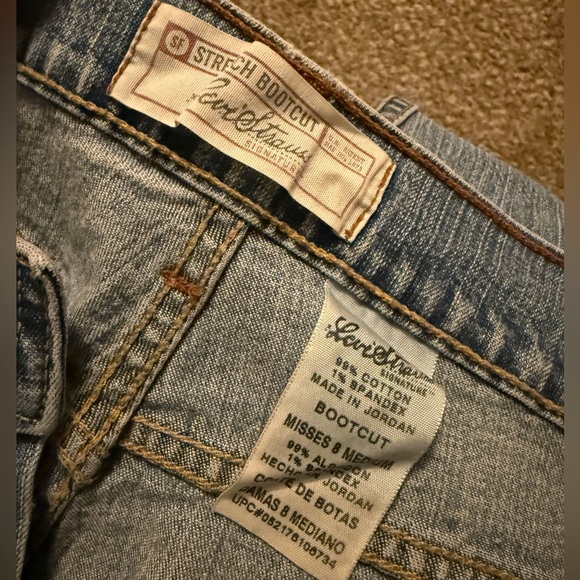 Misses 8 Bootcut Levi Jeans - Picture 5 of 5